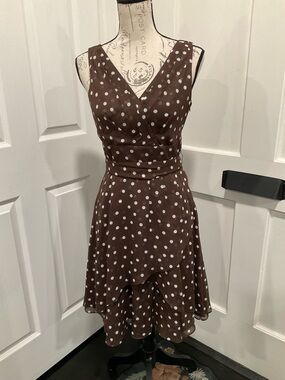 NWT WHITE HOUSE BLACK MARKET MOCHA BROWN WITH WHITE POLKA DOTS A LINE DRESS